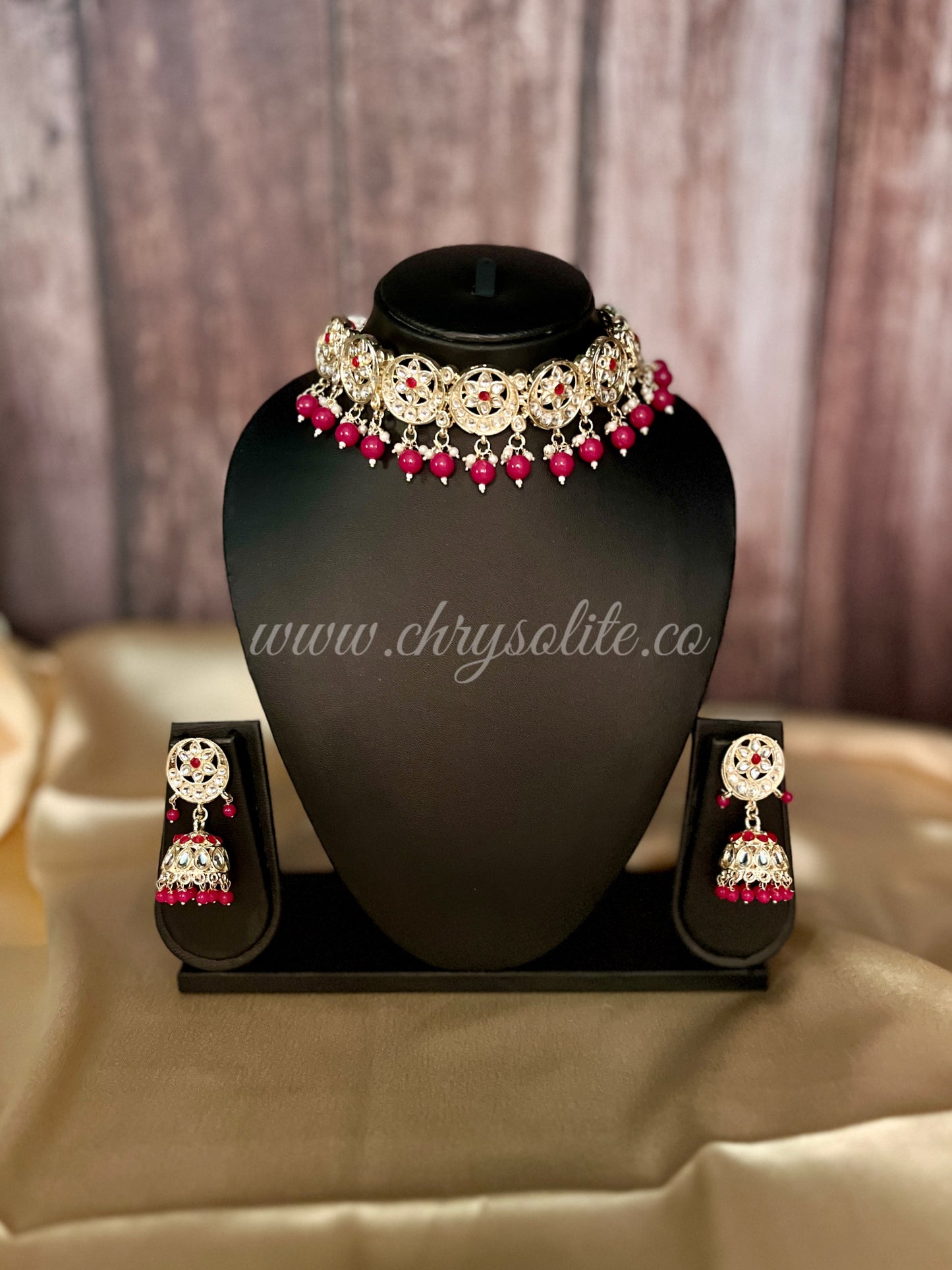 Bharani Kundan Choker Jewellery Set with Earrings and Mang Tila