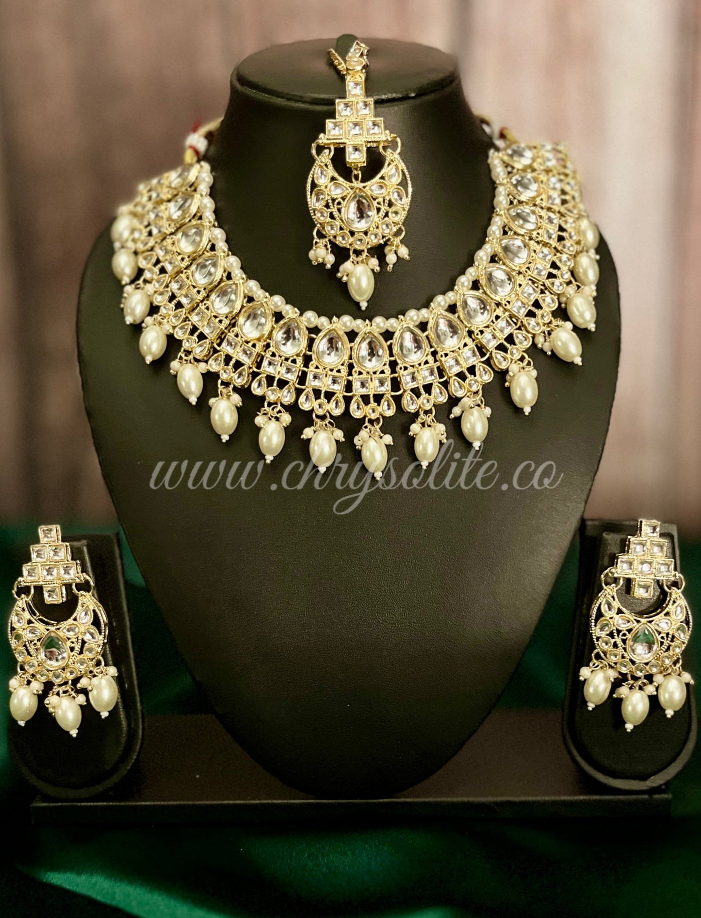 Mrigsheera Kundan Choker with Earrings and Mangtika