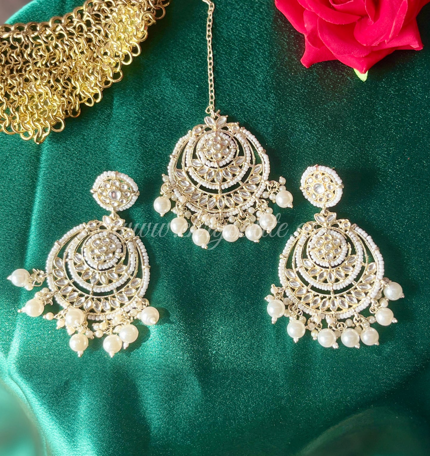 Ivory Kundan Earrings and Mangtika