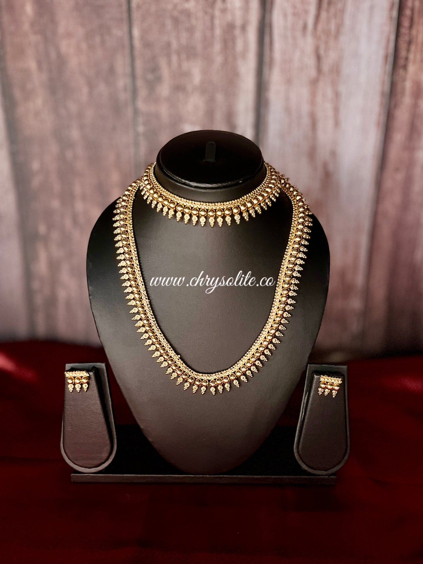 Marathi Saaz Gold Choker, Necklace and Stud Earrings